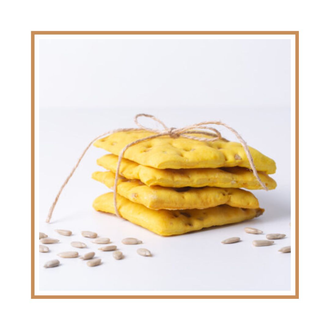 Cracker alla curcuma e cereali