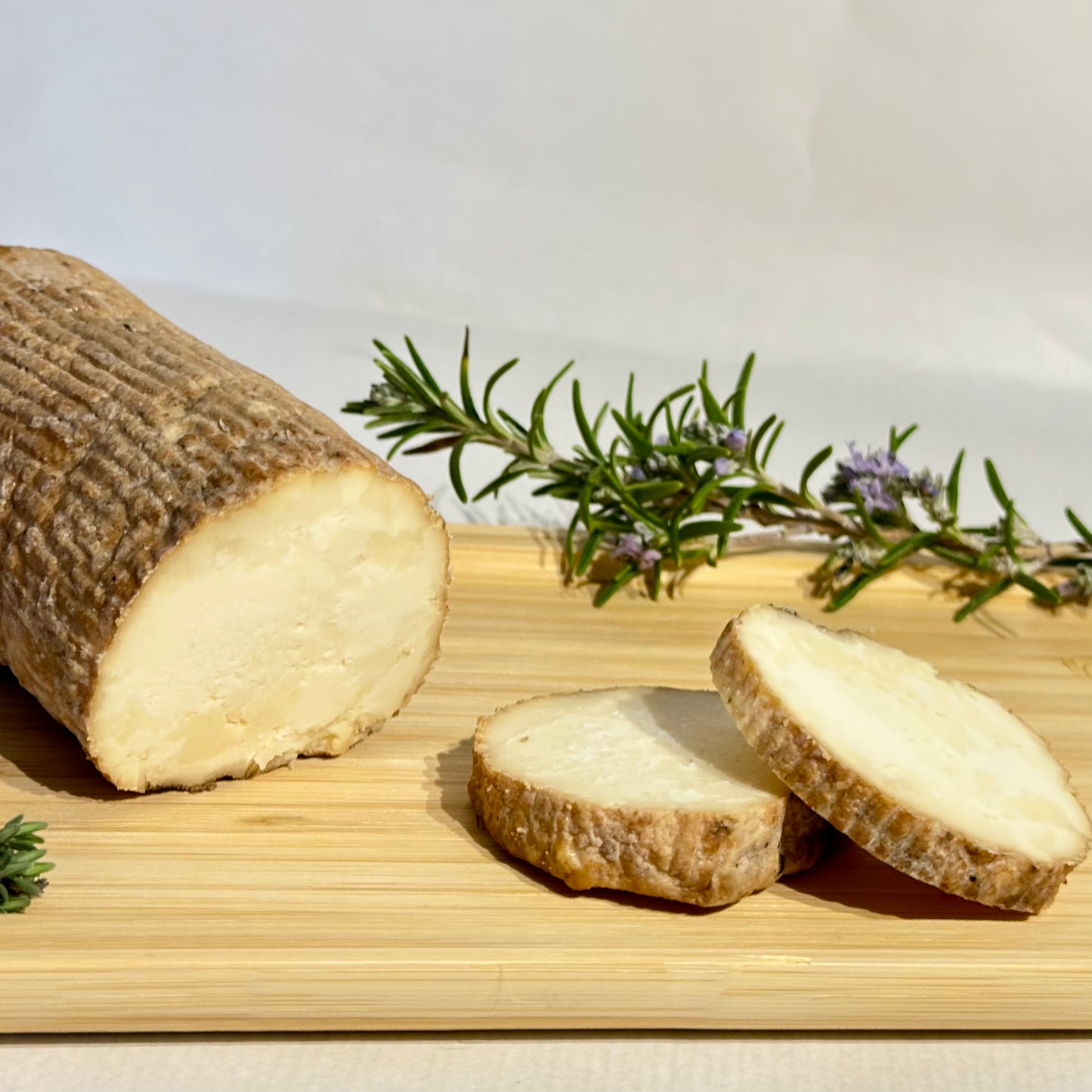 Ricotta vaccina secca affumicata