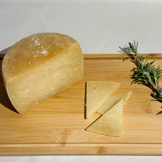 Pecorino-del_Monte_Poro_DOP_semistagionato